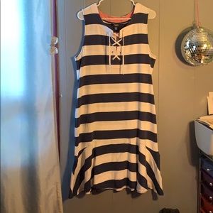 New Stylish dress. Perfect for summer and fall